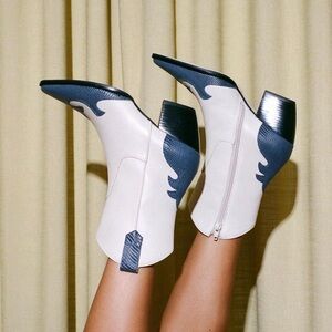 Matisse Women's Claude Western Fashion Booties - Pointed Toe